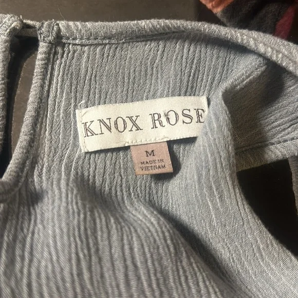 **SOLD ON MERCARI**Knox Rose gray flowy boho sleeveless women’s top size medium - Picture 5 of 8